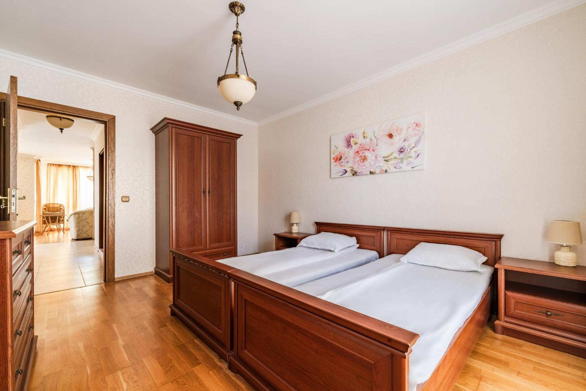 Apartcomplex Splendid Saints Constantine and Helena Exterior photo