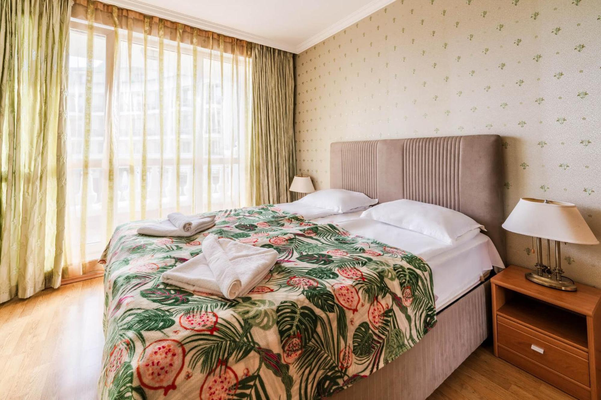 Apartcomplex Splendid Saints Constantine and Helena Exterior photo
